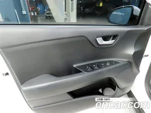 Kia Stonic, 2019 — миниатюра 14