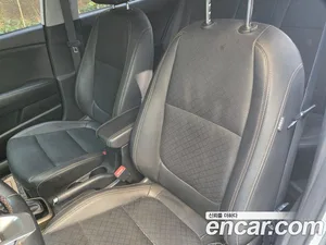 Kia Stonic, 2018 — миниатюра 10