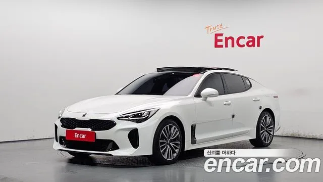 Kia Stinger, 2018 — фото автомобиля из Кореи