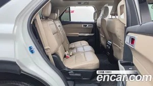 Ford Explorer, 2022 — миниатюра 17