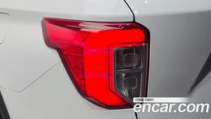 Ford Explorer, 2022 — миниатюра 9