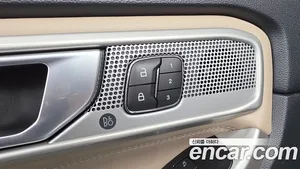 Ford Explorer, 2022 — миниатюра 36