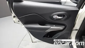 Jeep Cherokee, 2018 — миниатюра 15