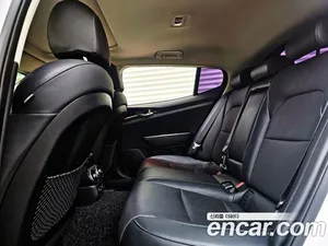 Kia Stinger, 2017 — миниатюра 12
