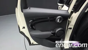 Mini Cooper, 2021 — миниатюра 15