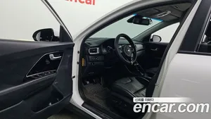 Kia Niro, 2016 — миниатюра 10