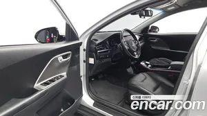 Kia Niro, 2022 — миниатюра 13