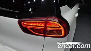 Kia Niro, 2022 — миниатюра 9
