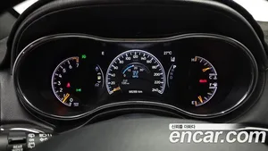 Jeep Cherokee, 2019 — миниатюра 11