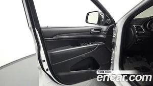 Jeep Cherokee, 2019 — миниатюра 14
