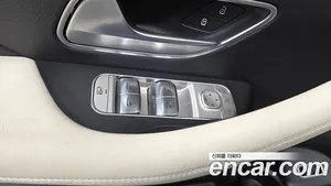 Mercedes-Benz GLE-Class, 2022 — миниатюра 28