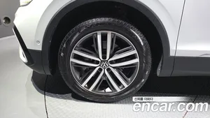 Volkswagen Tiguan, 2023 — миниатюра 5