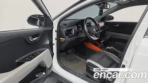 Kia Stonic, 2017 — миниатюра 13
