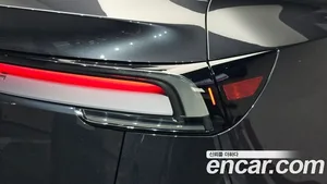 Tesla Model Y, 2025 — миниатюра 8
