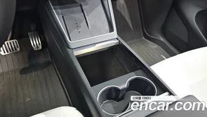 Tesla Model Y, 2025 — миниатюра 31