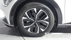 Kia EV6, 2023 — миниатюра 5