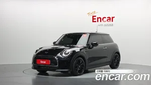 Mini Cooper, 2023 — миниатюра 1