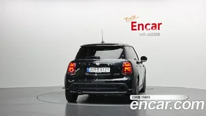 Mini Cooper, 2023 — миниатюра 4