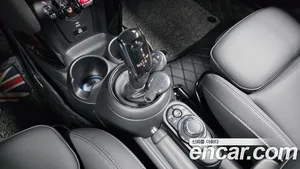 Mini Cooper, 2023 — миниатюра 12