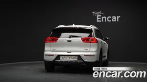 Kia Niro, 2017 — миниатюра 4