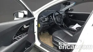 Kia Niro, 2017 — миниатюра 10