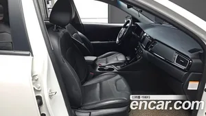 Kia Niro, 2017 — миниатюра 11