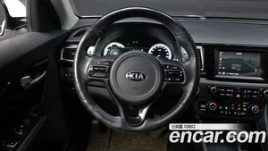 Kia Niro, 2017 — миниатюра 13