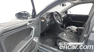 Volkswagen Tiguan, 2022 — миниатюра 13