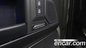 Land Rover Defender, 2025 — миниатюра 24