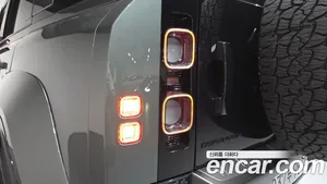 Land Rover Defender, 2025 — миниатюра 9