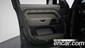 Land Rover Defender, 2025 — миниатюра 14