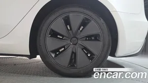 Tesla Model 3, 2024 — миниатюра 6