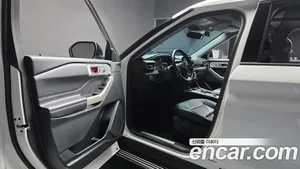 Ford Explorer, 2021 — миниатюра 13