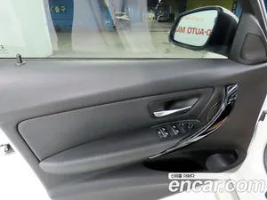 BMW 3-Series, 2017 — миниатюра 13