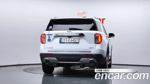 Ford Explorer, 2022 — миниатюра 4