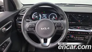 Kia Niro, 2023 — миниатюра 13