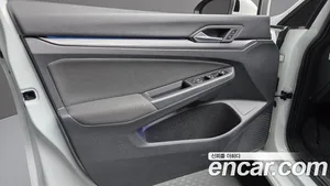 Volkswagen Golf, 2022 — миниатюра 14