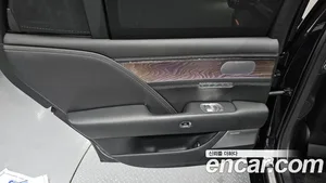 Genesis G90, 2023 — миниатюра 14