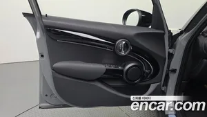 Mini Cooper, 2022 — миниатюра 14