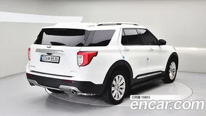 Ford Explorer, 2022 — миниатюра 4