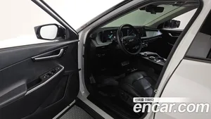 Kia EV6, 2022 — миниатюра 13