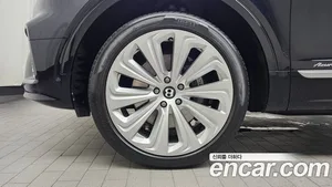 Bentley Bentayga, 2023 — миниатюра 4