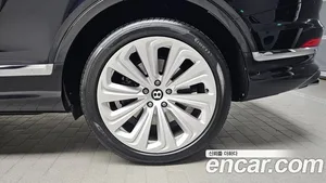 Bentley Bentayga, 2023 — миниатюра 6