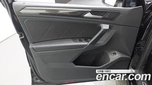 Volkswagen Tiguan, 2022 — миниатюра 14