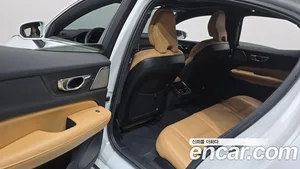 Volvo S60, 2023 — миниатюра 30