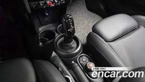 Mini Cooper, 2021 — миниатюра 11