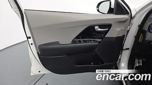 Kia Niro, 2017 — миниатюра 13