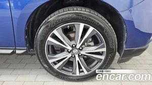 Nissan Pathfinder, 2017 — миниатюра 7