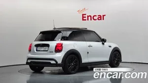 Mini Cooper, 2023 — миниатюра 1
