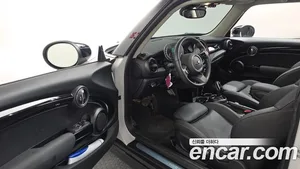 Mini Cooper, 2023 — миниатюра 12